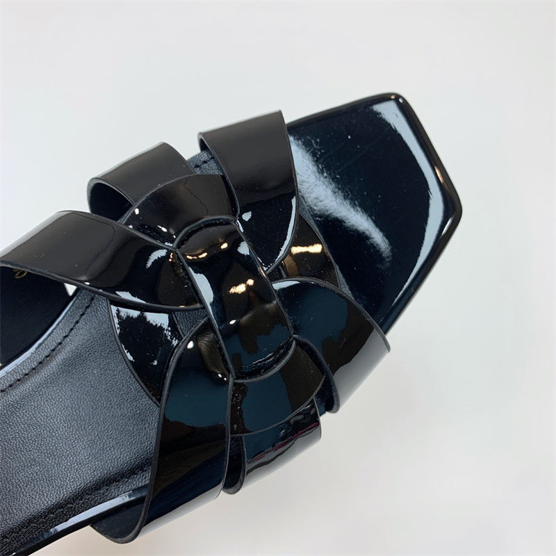 Texture and finish detail of Saint Laurent luxury piece style No.085