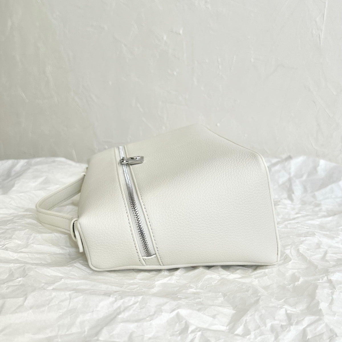 Bags- Loro P Extra Pouch L27 Elegant Everyday Designer Handbag