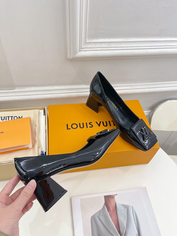 Louis Vuitton shoes Style 302 - close-up of iconic logo design