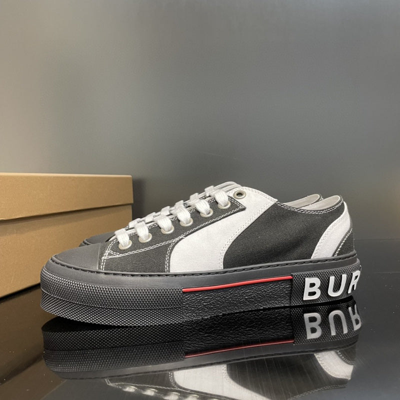 Burberry shoes Style 341 - packaging and accessories