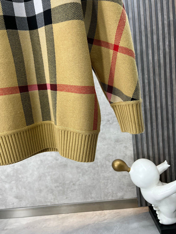 Texture and finish detail of Burberry luxury piece style No.330