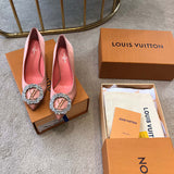 Side profile view of Louis Vuitton luxury piece style No.081