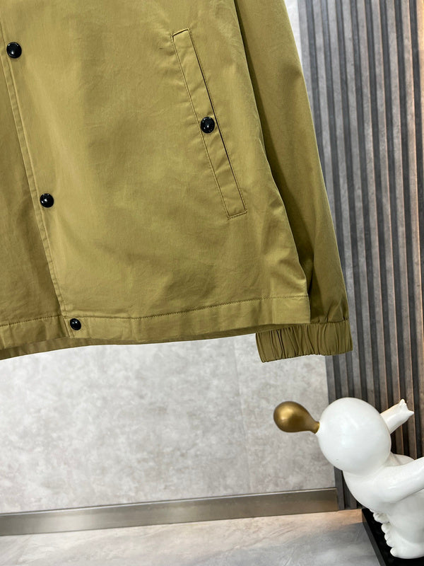 Texture and finish detail of Burberry luxury piece style No.349