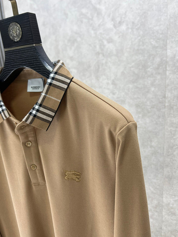Three-quarter angle view of Burberry luxury piece style No.399