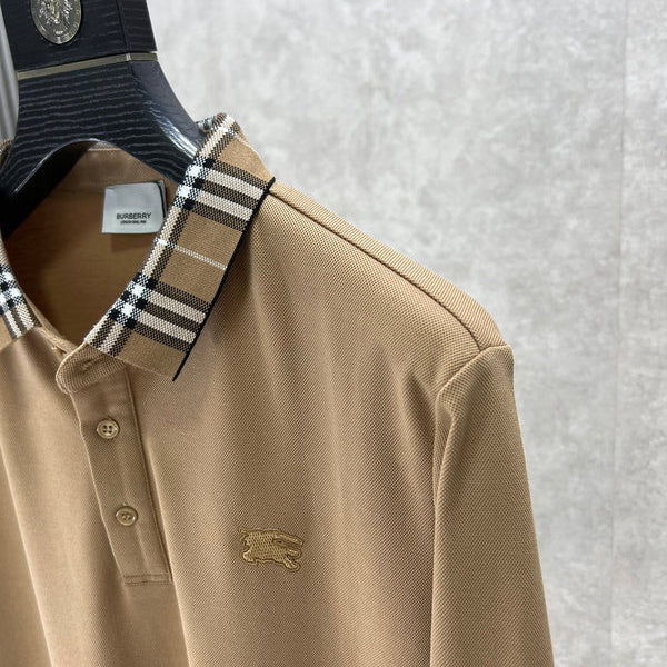 Three-quarter angle view of Burberry luxury piece style No.399