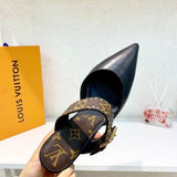 Styling view of Louis Vuitton luxury piece style No.159