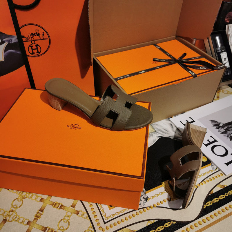 Hermès Tan Flat Thong Sandals - Back View