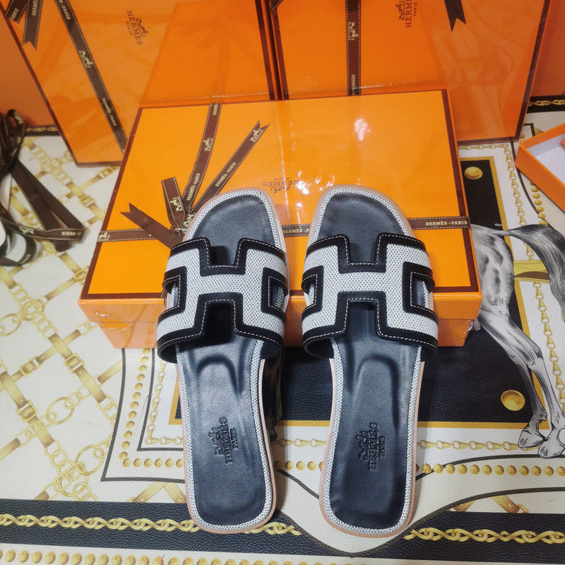 Hermes sandals Style 045 - back heel detail