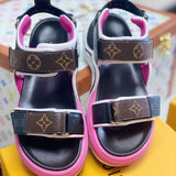 Back view of Louis Vuitton luxury piece style No.120