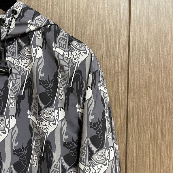 Back view of Burberry luxury piece style No.457