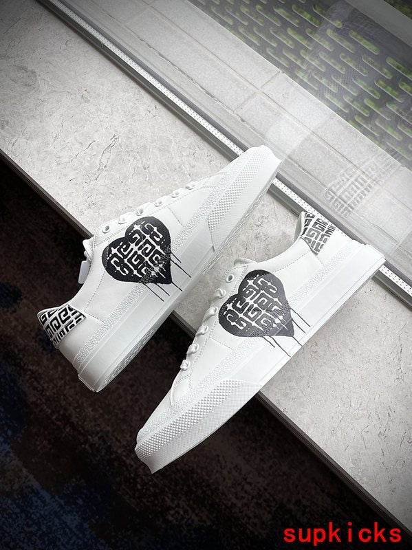 Givenchy shoes Style 013 - packaging and accessories