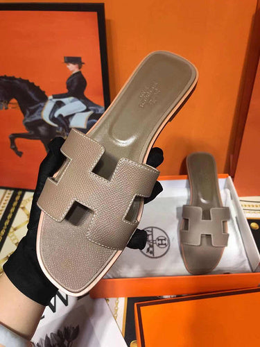 Hermes sandals Style 081 - texture and material detail
