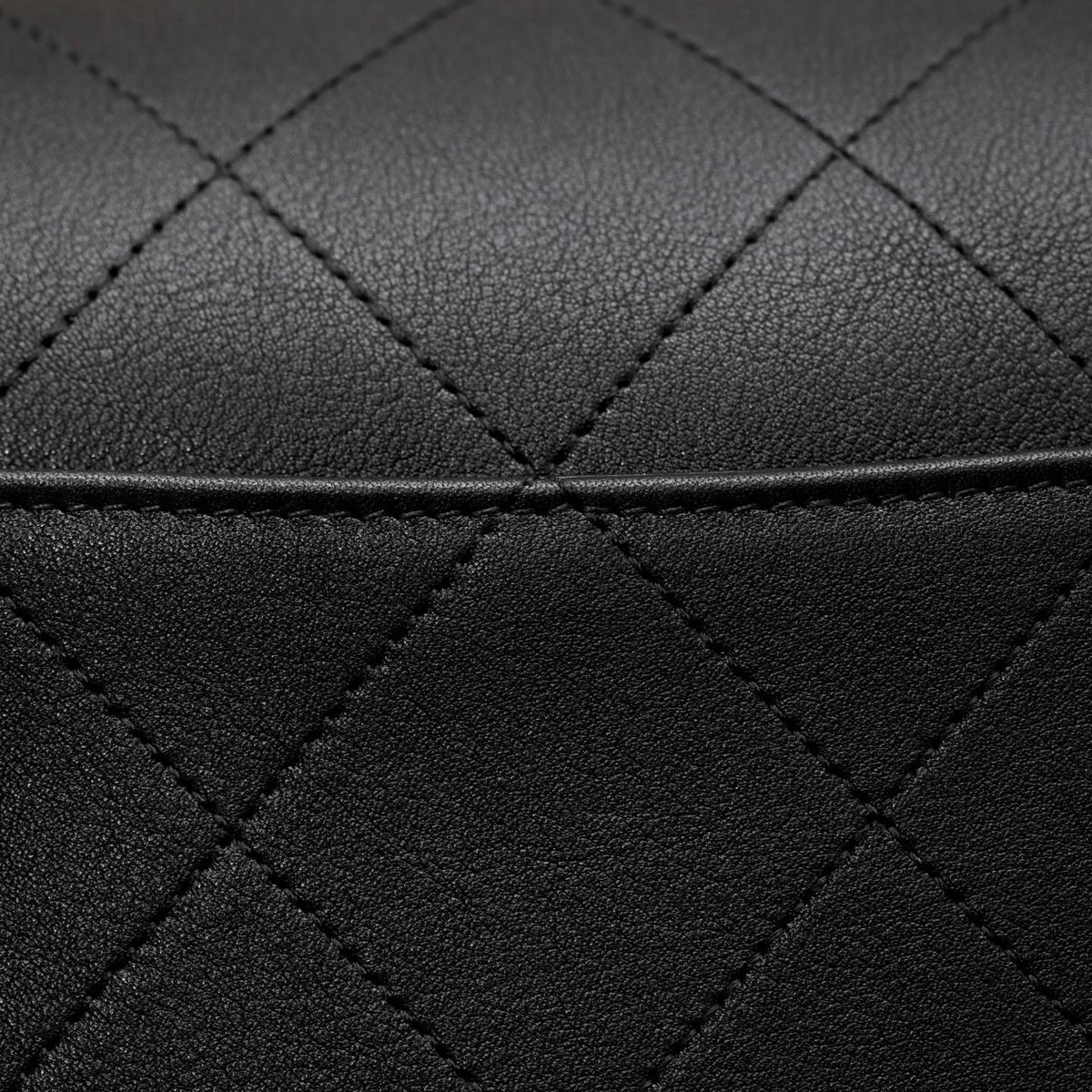 Chanel 25S Small Bag detail shot – authentic designer craftsmanship