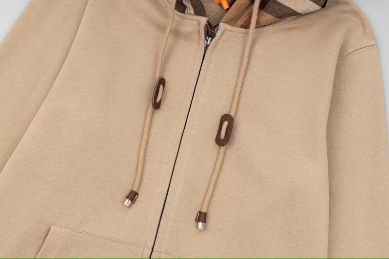 Texture and finish detail of Burberry luxury piece style No.447
