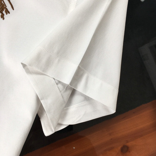 Texture and finish detail of Burberry luxury piece style No.572