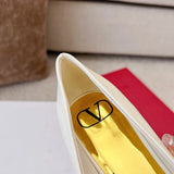 Styling view of Valentino Garavani luxury piece style No.228
