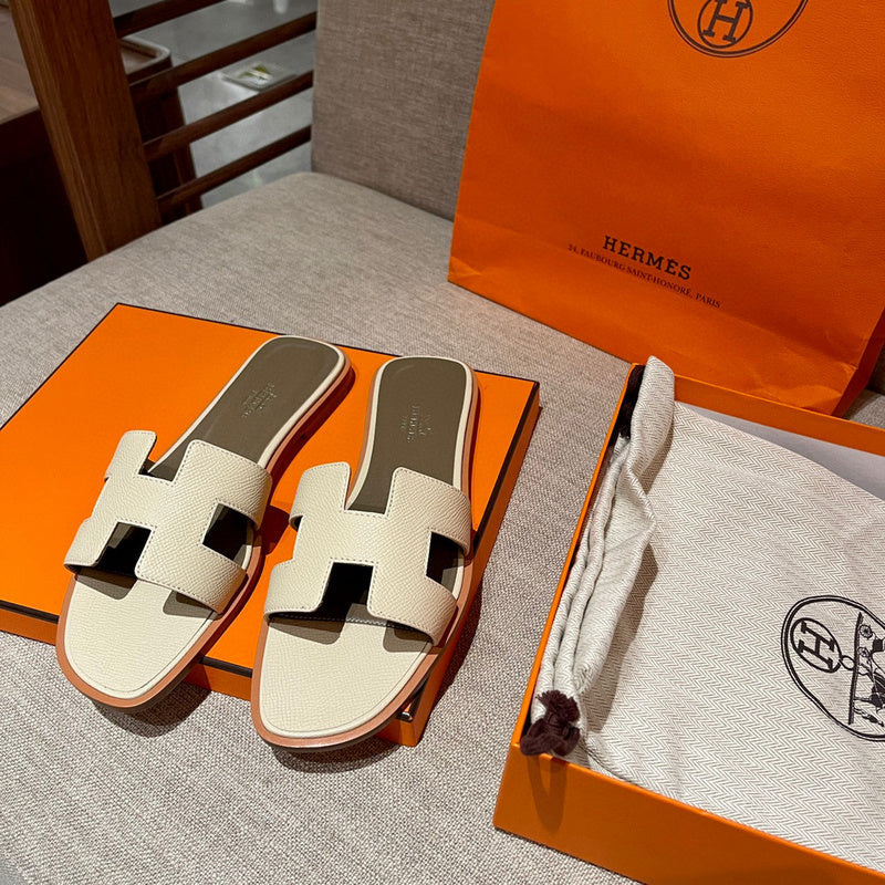 Hermes sandals Style 069 - sole and craftsmanship detail