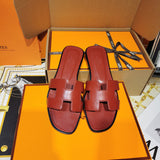 Hermès Grey Flat Thong Sandals - Toe Detail View