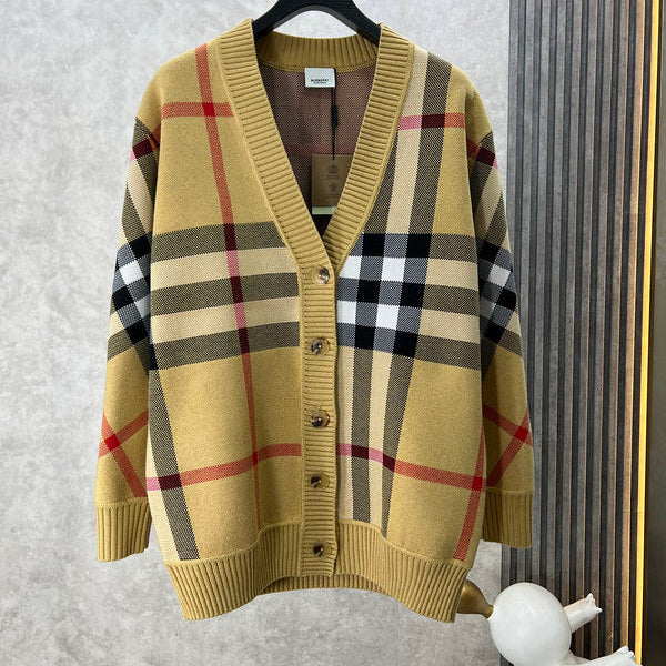 Front view of Burberry luxury piece style No.340