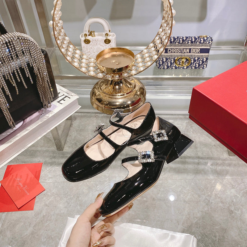 Back view of Roger Vivier luxury piece style No.049