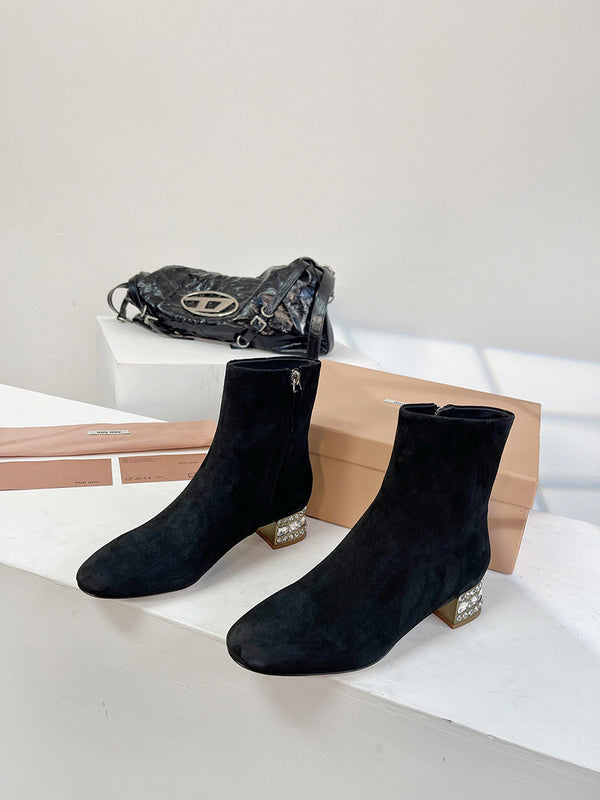 Side profile view of Miu Miu luxury piece style No.128