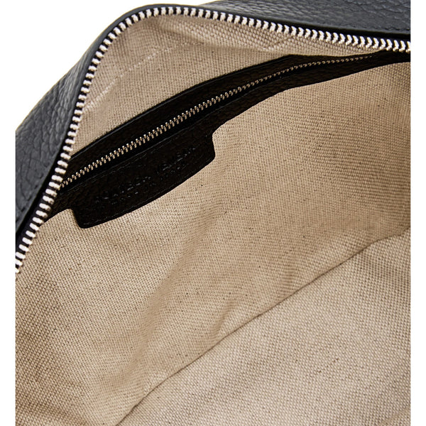 Bottega Veneta Bags? Bottega Veneta Intrecciato Camera Bag Men Elegant Everyday Designer Handbag