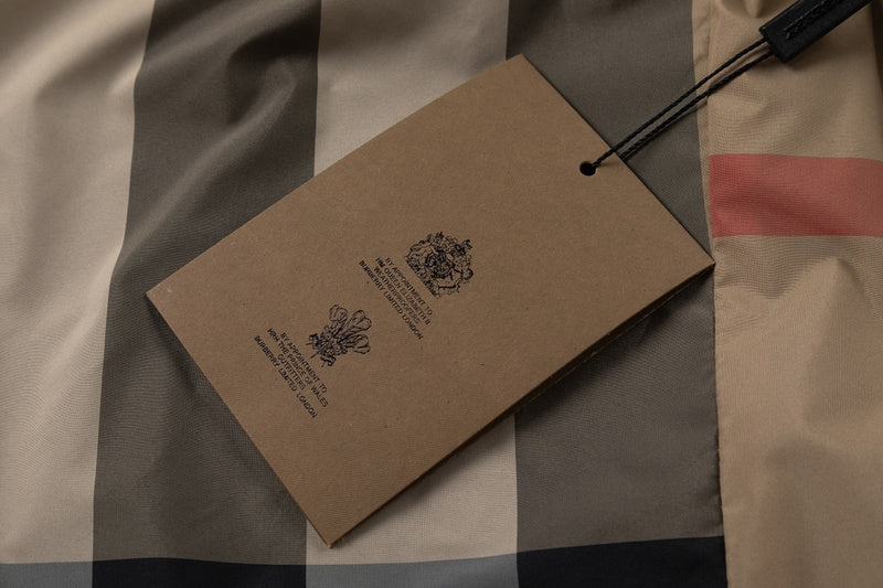 Three-quarter angle view of Burberry luxury piece style No.372