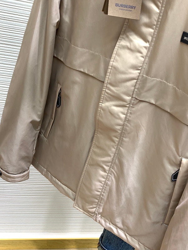 Three-quarter angle view of Burberry luxury piece style No.472