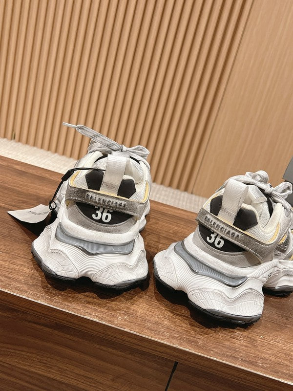 Balenciaga shoes Style 058 - logo and branding close-up
