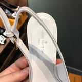 Styling view of Louis Vuitton luxury piece style No.075