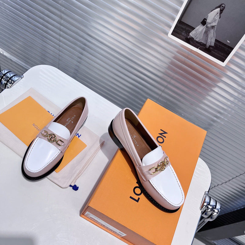Louis Vuitton shoes Style 384 - logo and branding close-up