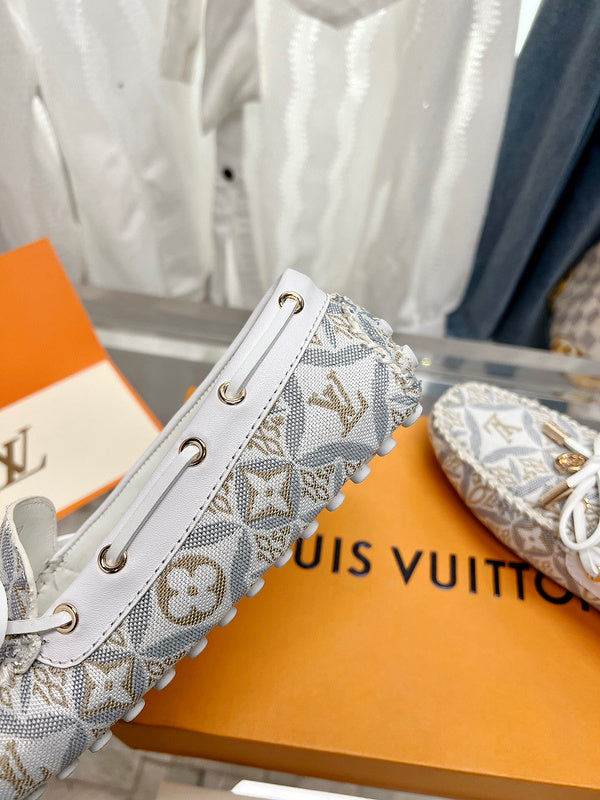 Louis Vuitton shoes Style 320 - back heel detail