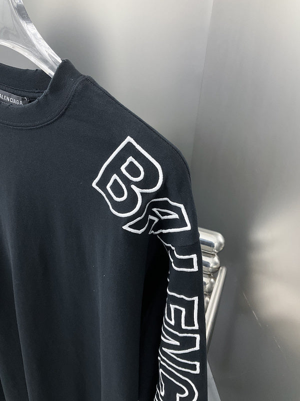 Three-quarter angle view of Balenciaga luxury piece style No.155