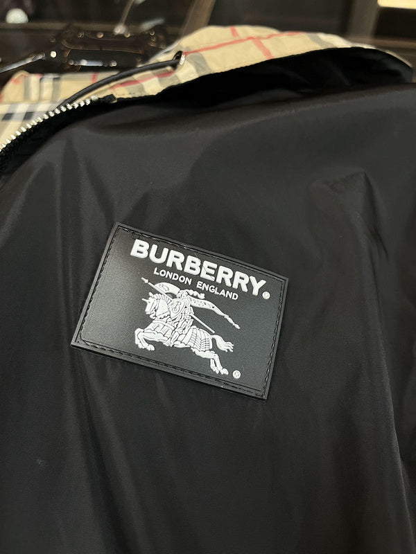 Texture and finish detail of Burberry luxury piece style No.377
