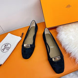 Hermès Camel Ankle Strap Heels - Toe Detail View