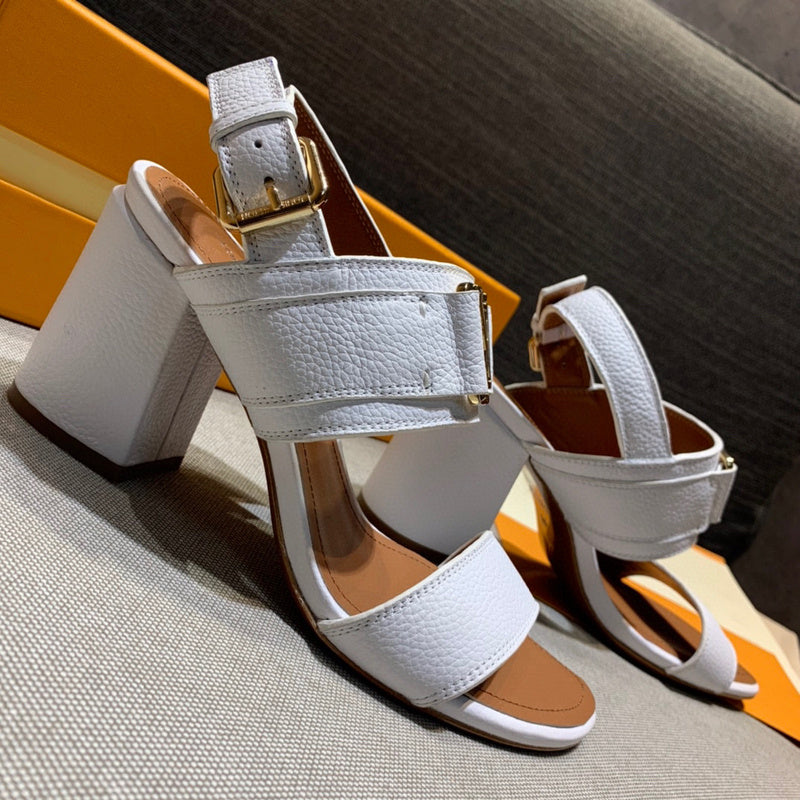 Side profile view of Louis Vuitton luxury piece style No.050