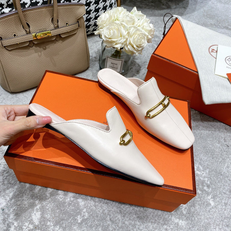 Hermès Beige Pointed-Toe Stiletto Heels - Full Silhouette View