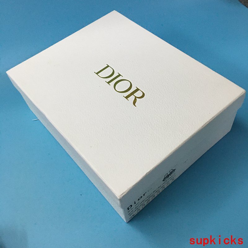Dior shoes Style 051 - full pair display