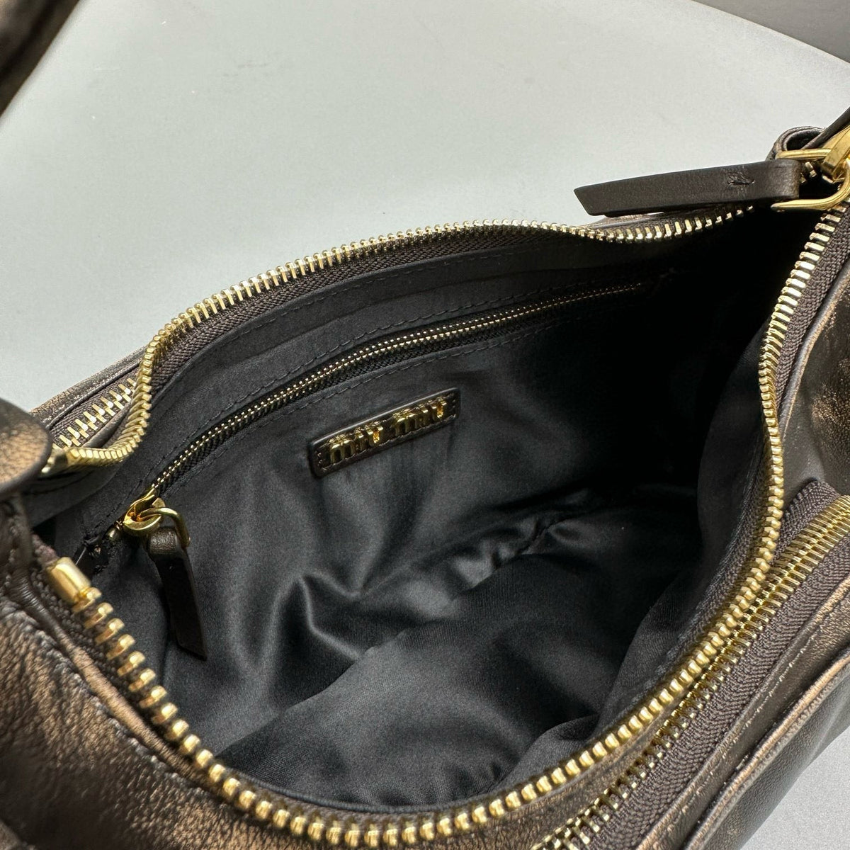 Bags- Miu M Pocket Nappa Leather Bag Elegant Everyday Designer Handbag
