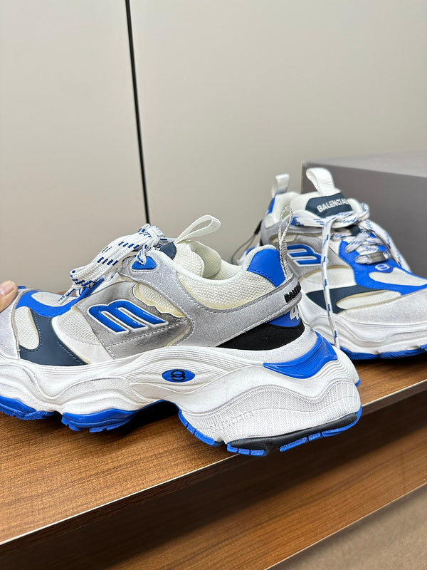 Balenciaga shoes Style 014 - top view showing design