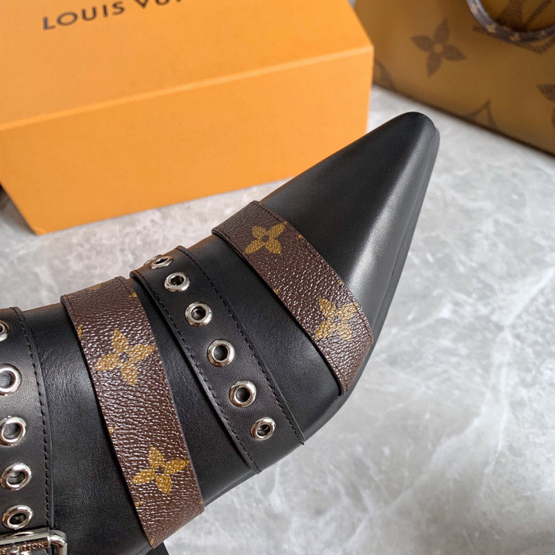 Styling view of Louis Vuitton luxury piece style No.027