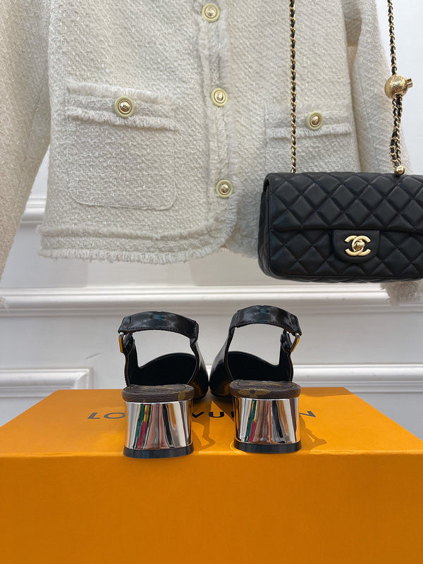 Louis Vuitton shoes Style 427 - texture and material detail