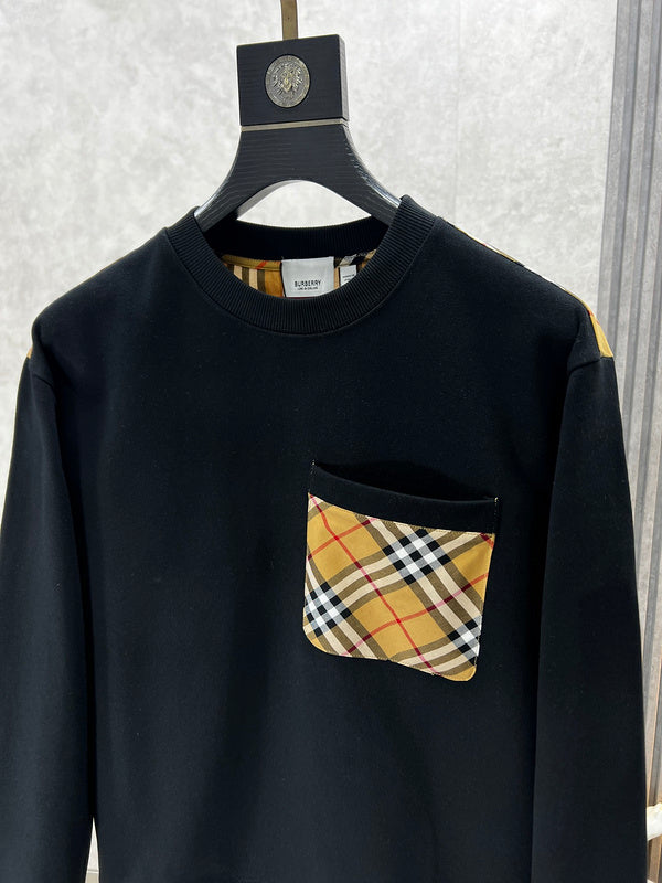 Texture and finish detail of Burberry luxury piece style No.525