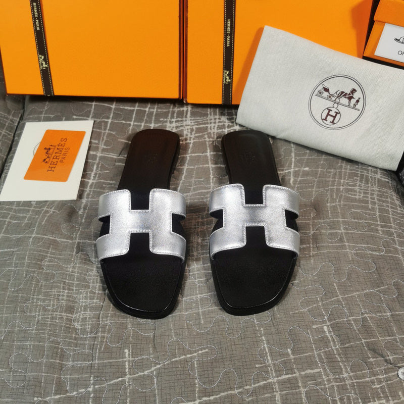 Hermes sandals Style 035 - top view showing design