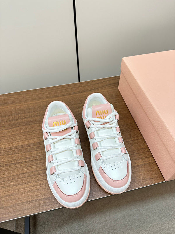 Three-quarter angle view of Miu Miu luxury piece style No.136