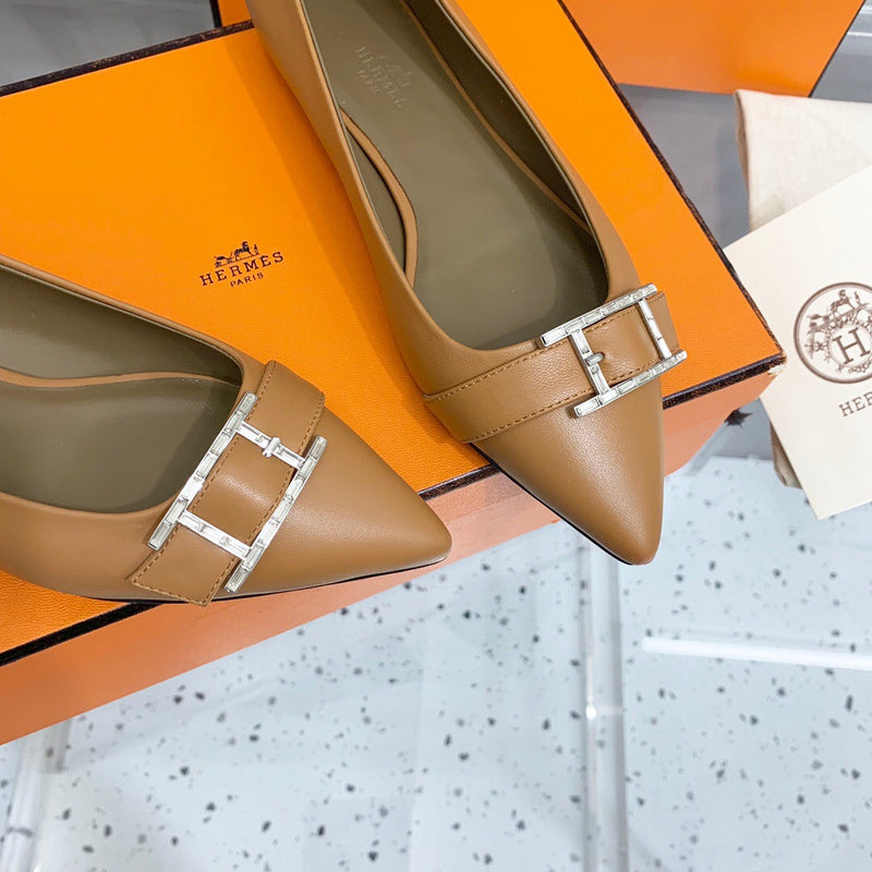 Hermès White Classic Ballet Flats - Side Profile View