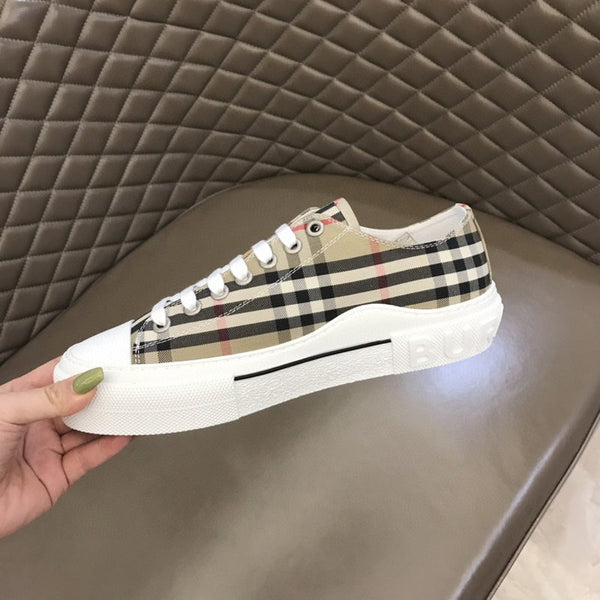 Burberry shoes Style 304 - close-up of statement logo accent