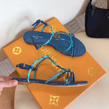 Front view of Louis Vuitton luxury piece style No.006