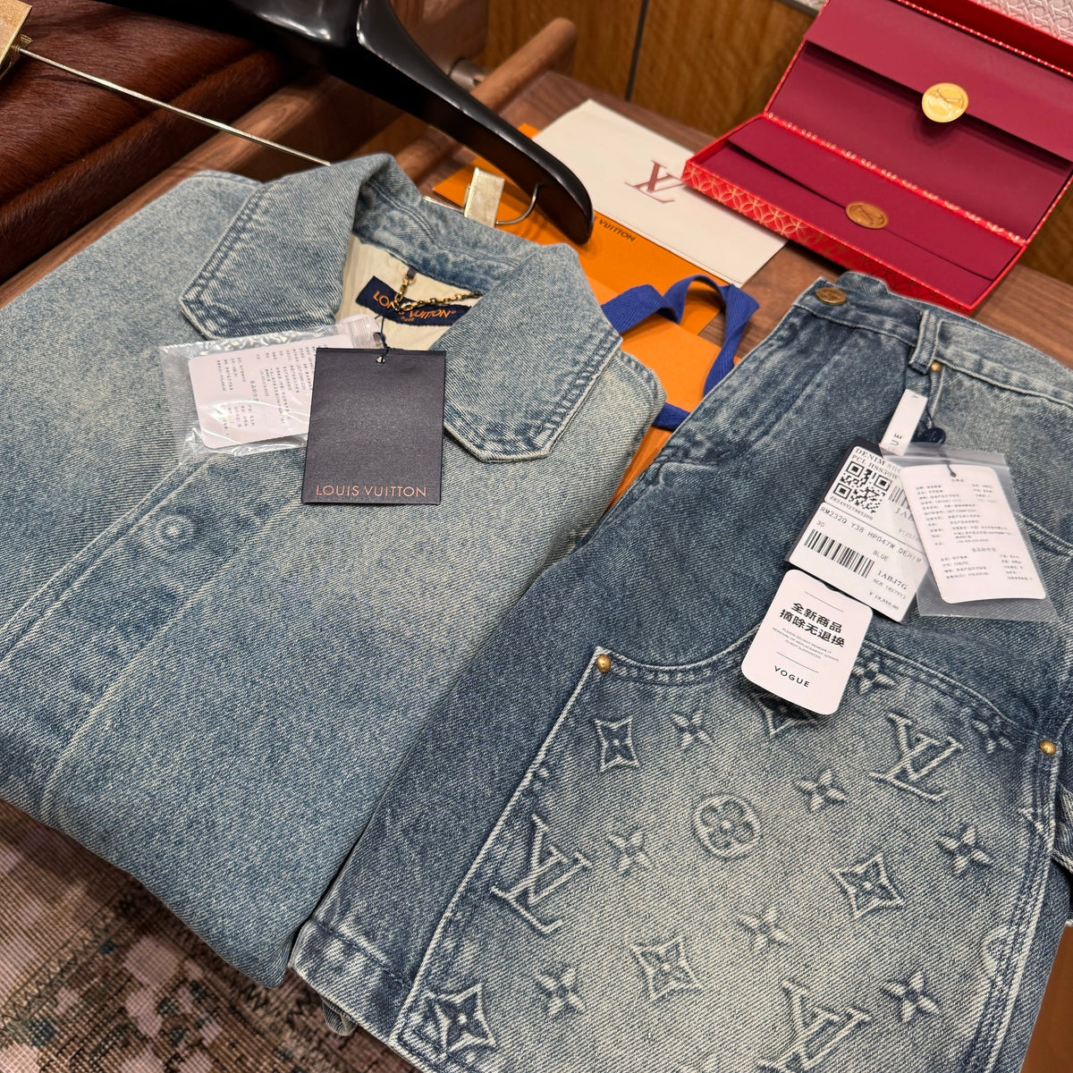 Louis Vuitton Jeans- Louis Vuitton Lou Denim Shorts Classic Everyday Designer Jeans