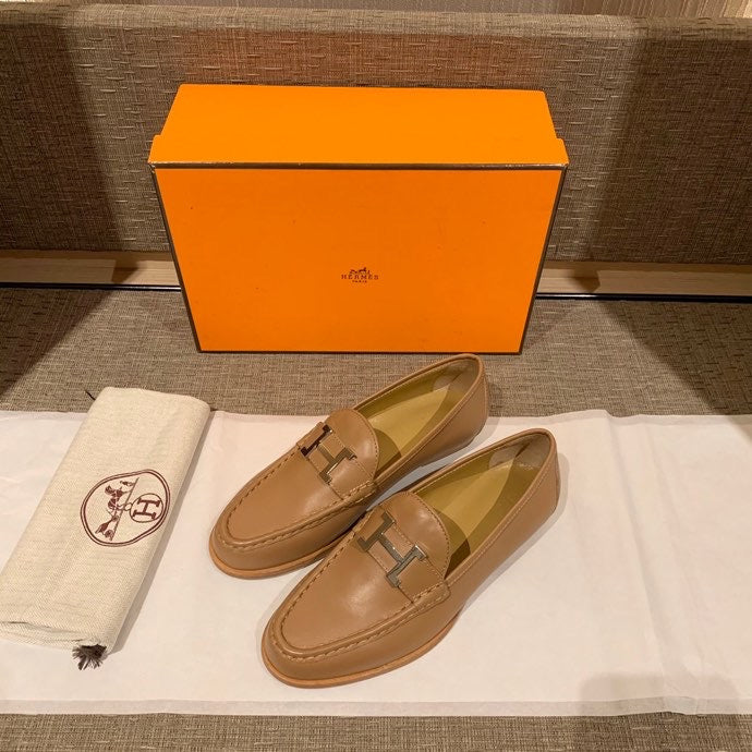Hermès Grey Block Heel Pumps - Back View